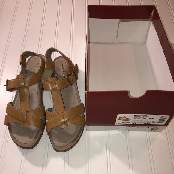 Hush Puppies Shoes - Hush Puppies ladies size 9 W tan leather sandals
